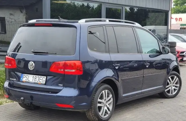 VOLKSWAGEN Touran 