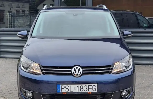 VOLKSWAGEN Touran 