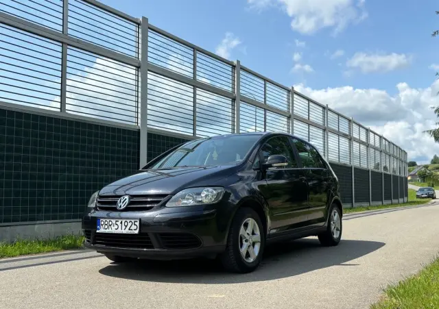 VOLKSWAGEN Golf Plus 