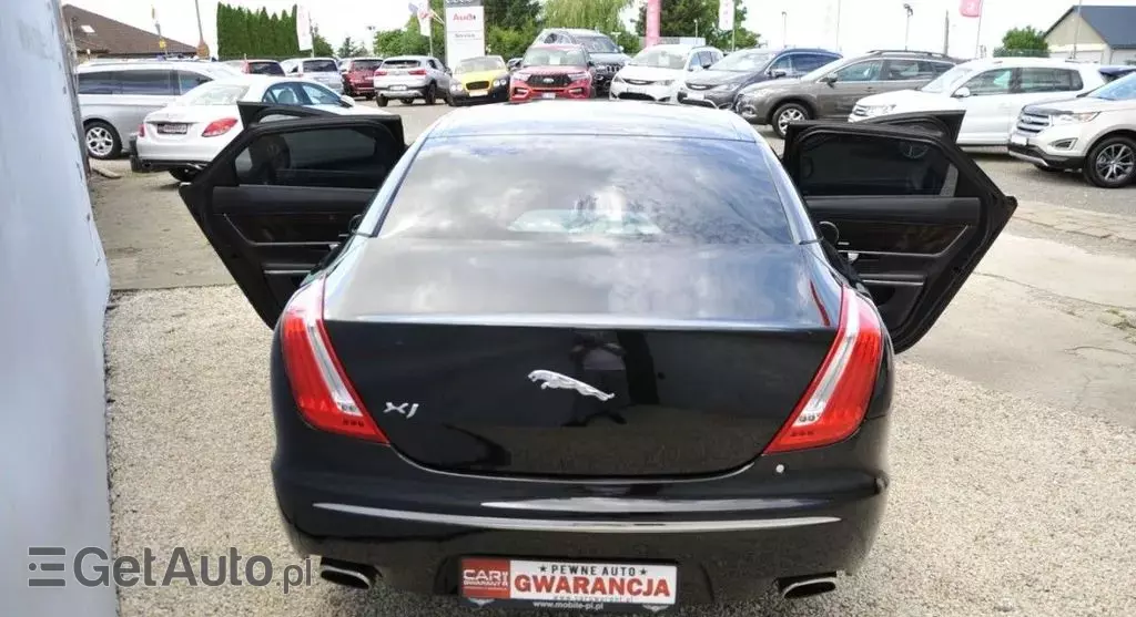 JAGUAR XJ 