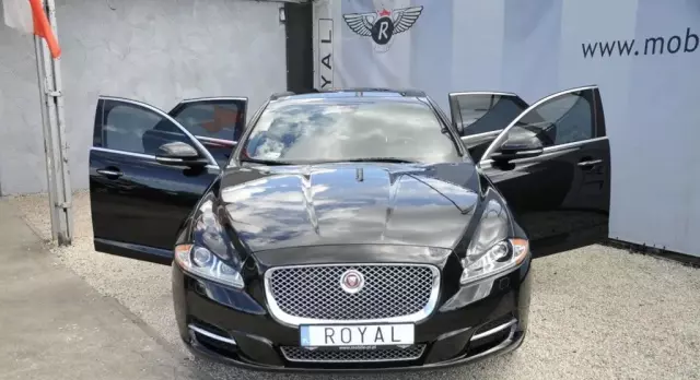 JAGUAR XJ 
