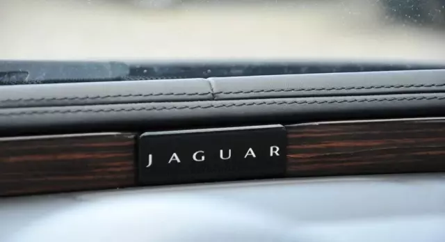 JAGUAR XJ 