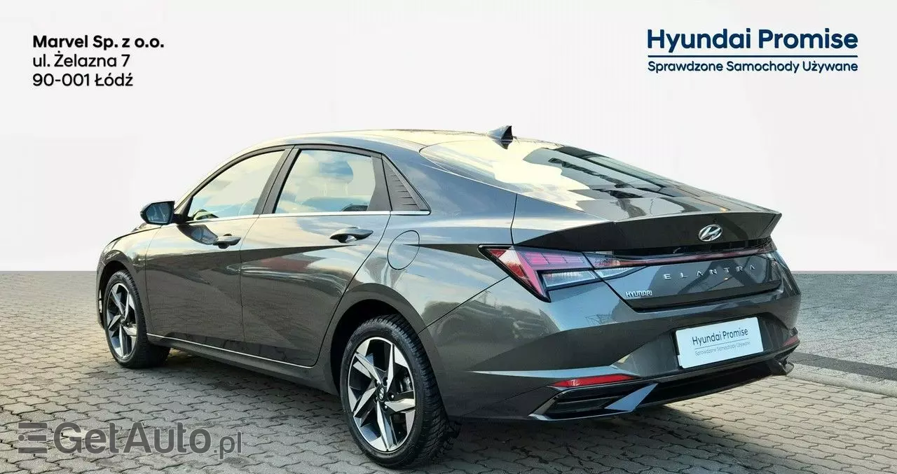 HYUNDAI Elantra 