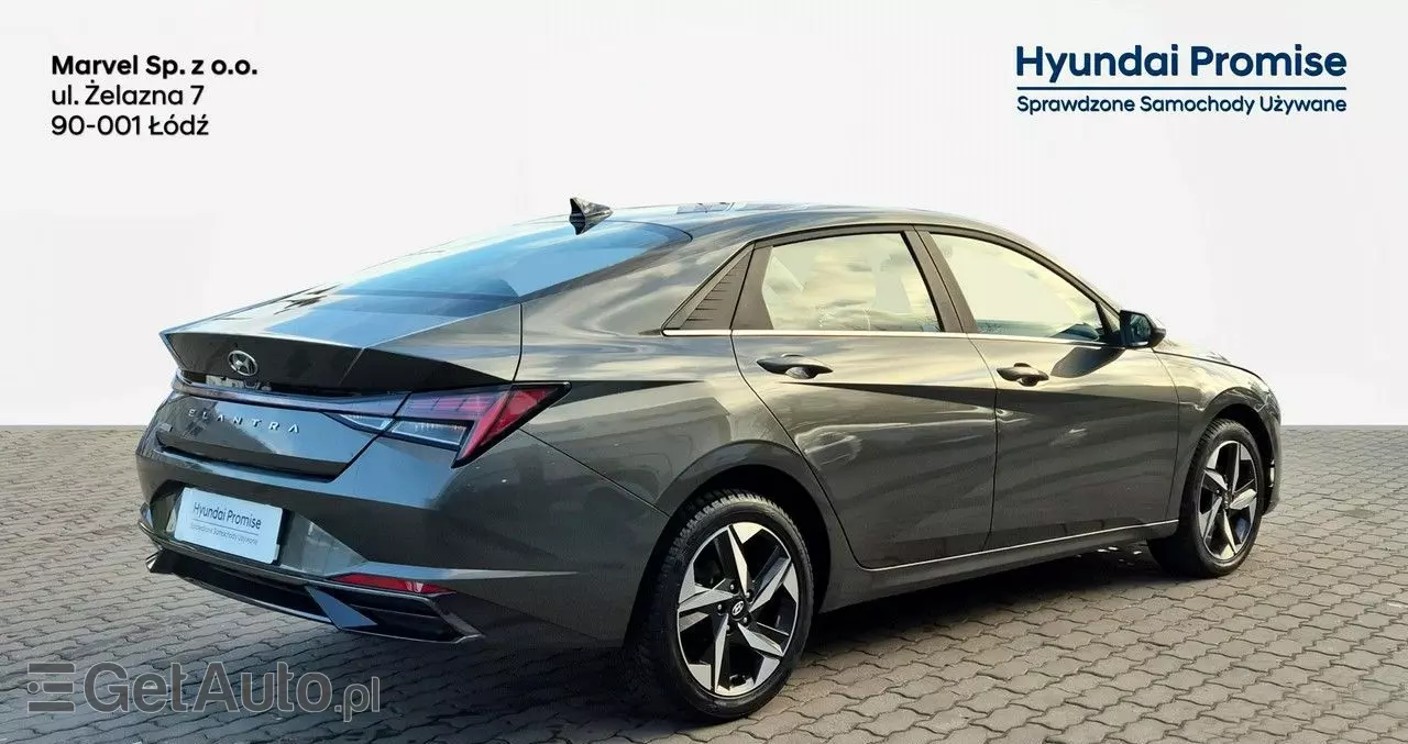 HYUNDAI Elantra 