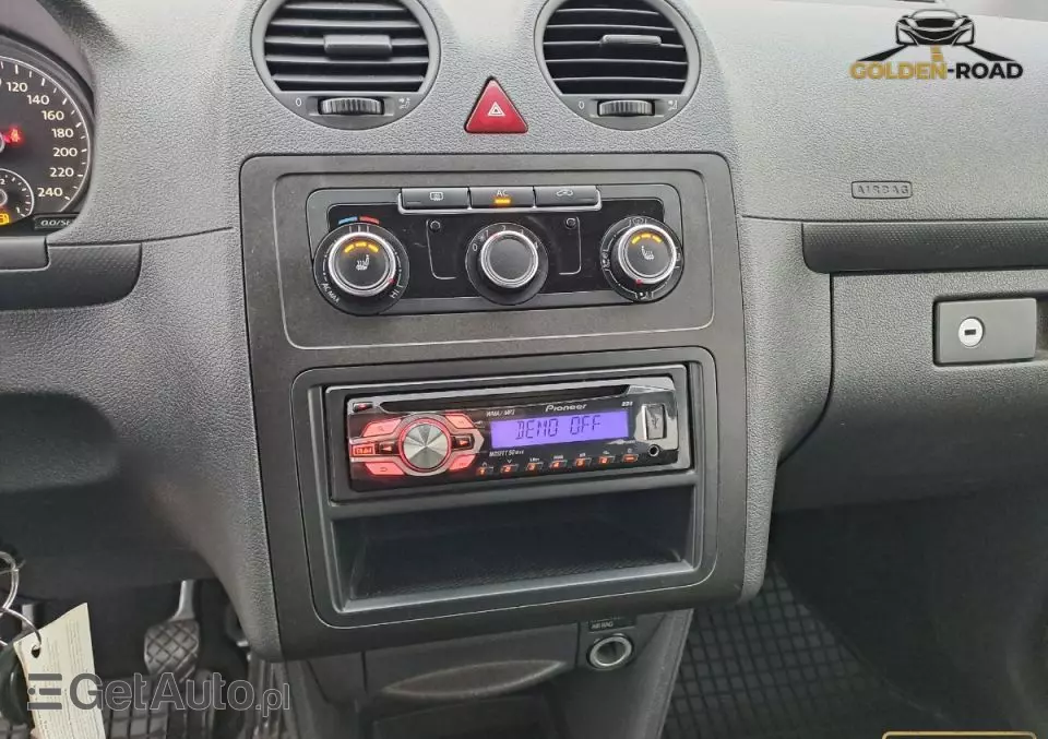 VOLKSWAGEN Caddy 
