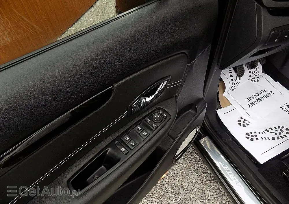 RENAULT Scenic Energy TCe 130 S&S Bose Edition