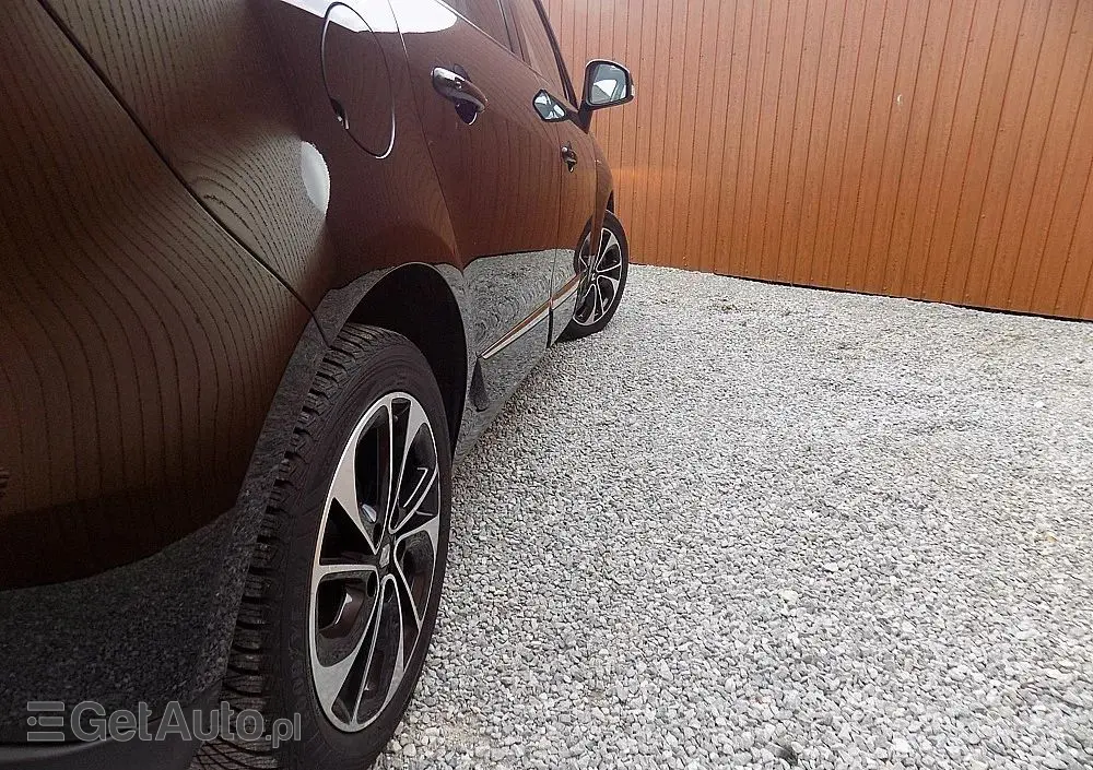 RENAULT Scenic Energy TCe 130 S&S Bose Edition