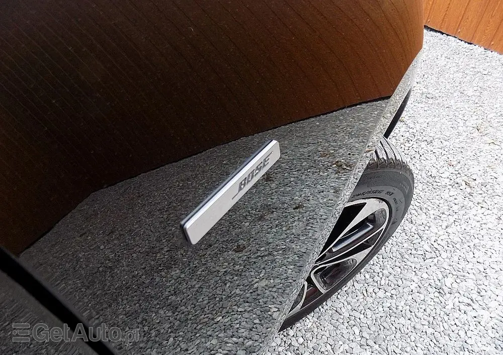 RENAULT Scenic Energy TCe 130 S&S Bose Edition