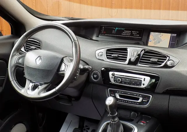 RENAULT Scenic Energy TCe 130 S&S Bose Edition