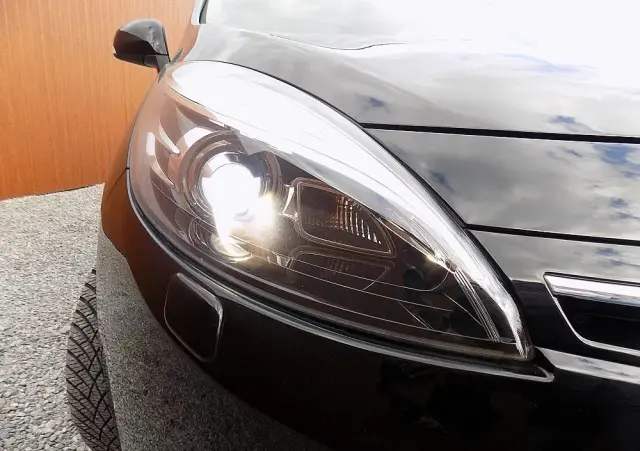 RENAULT Scenic Energy TCe 130 S&S Bose Edition