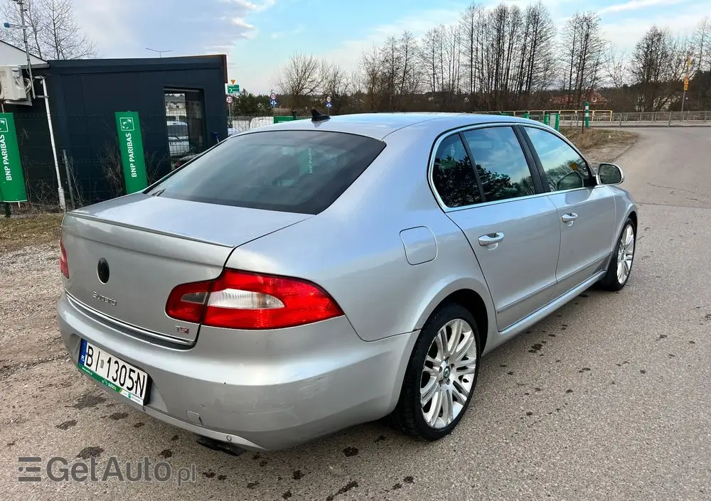 SKODA Superb 2.0 TSI Platinum DSG