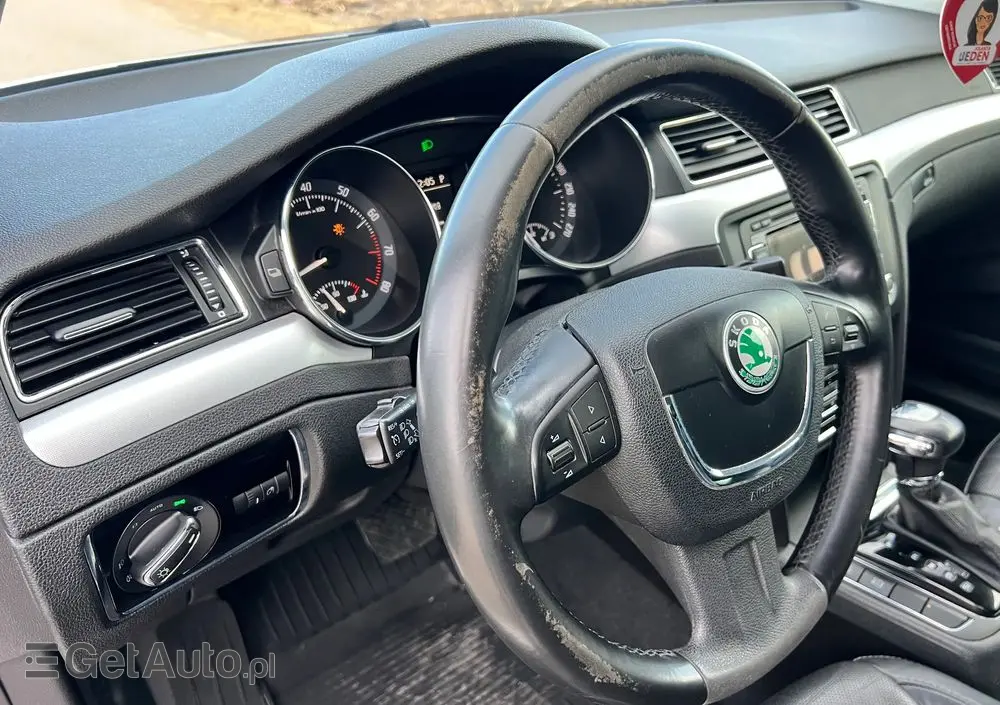 SKODA Superb 2.0 TSI Platinum DSG