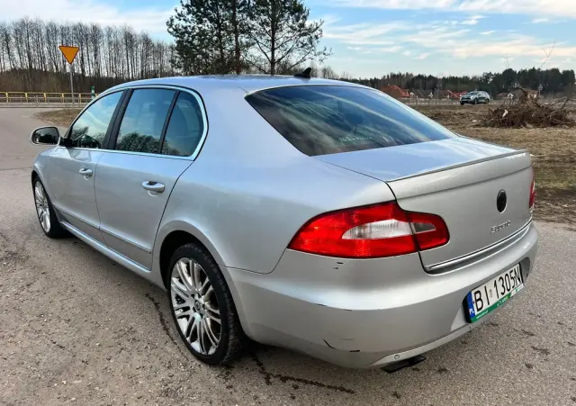 SKODA Superb 2.0 TSI Platinum DSG