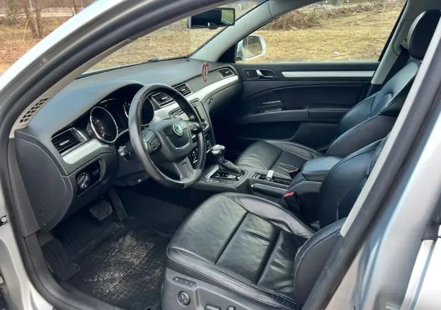 SKODA Superb 2.0 TSI Platinum DSG