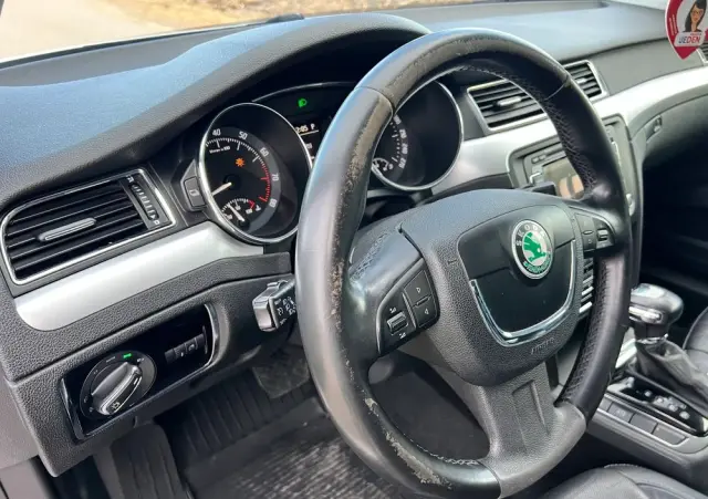 SKODA Superb 2.0 TSI Platinum DSG