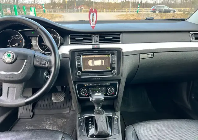 SKODA Superb 2.0 TSI Platinum DSG