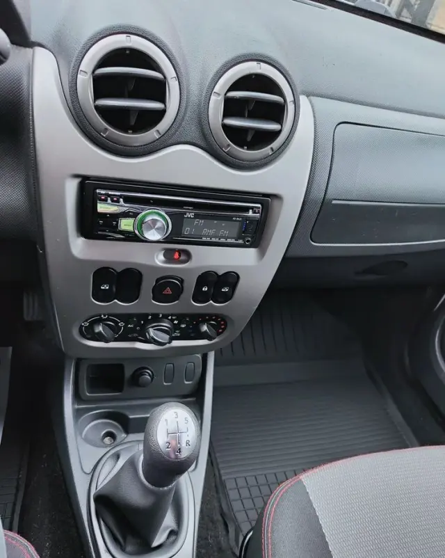 DACIA Duster 1.6 16V 105 4x2 Essentiel