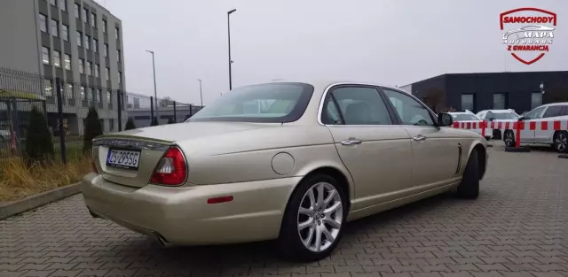 JAGUAR XJ 