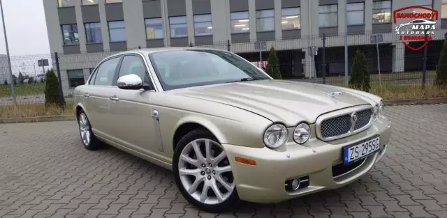 JAGUAR XJ 