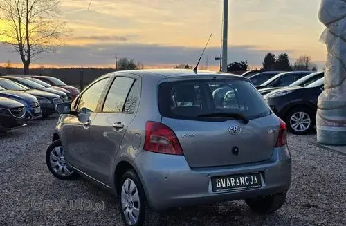 TOYOTA Yaris 