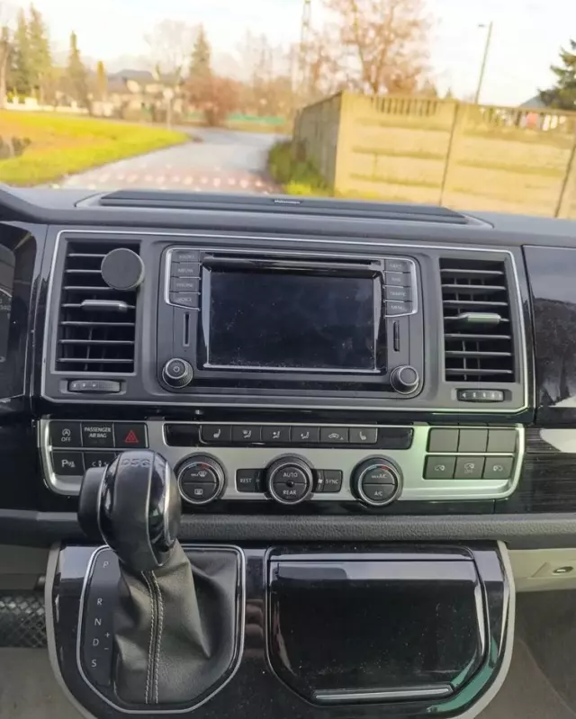 VOLKSWAGEN Multivan 2.0 BiTDI L1 Highline DSG