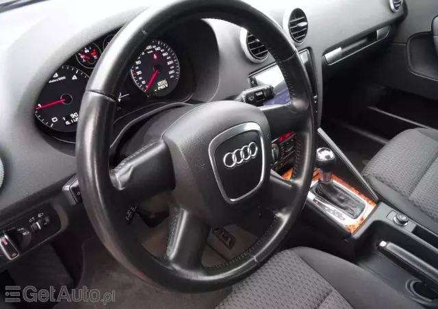 AUDI A3 2.0 TDI DPF Ambiente S tronic
