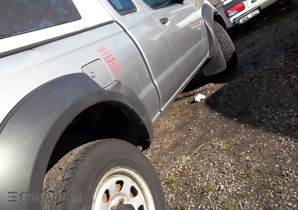 NISSAN NP300 Pickup 