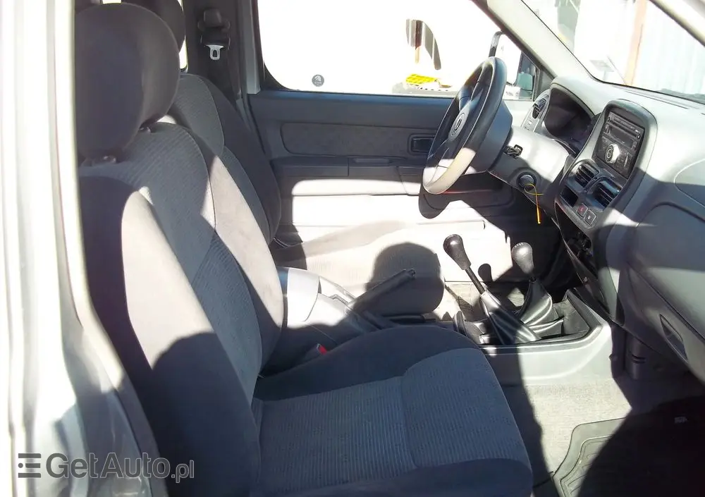 NISSAN NP300 Pickup 
