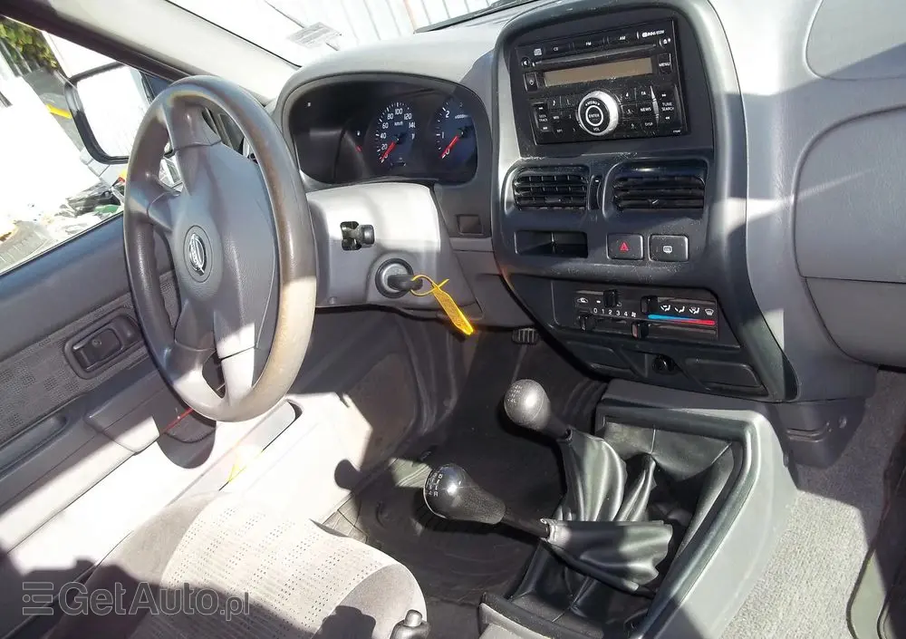 NISSAN NP300 Pickup 