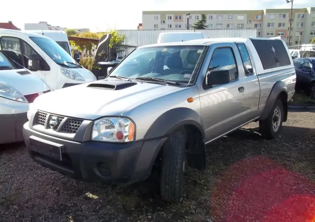 NISSAN NP300 Pickup 