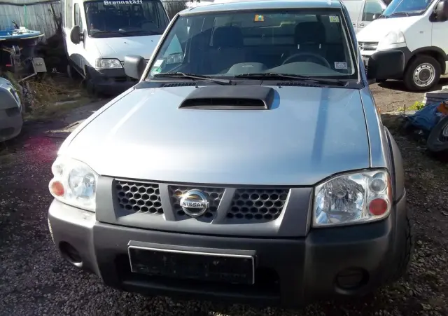 NISSAN NP300 Pickup 