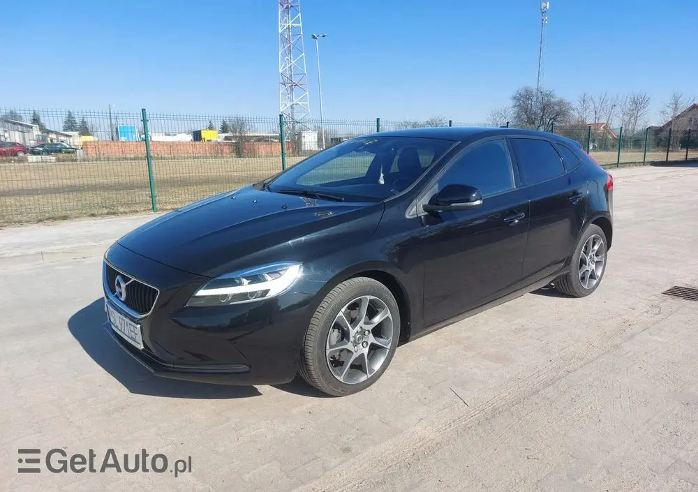 VOLVO V40 D2 Momentum