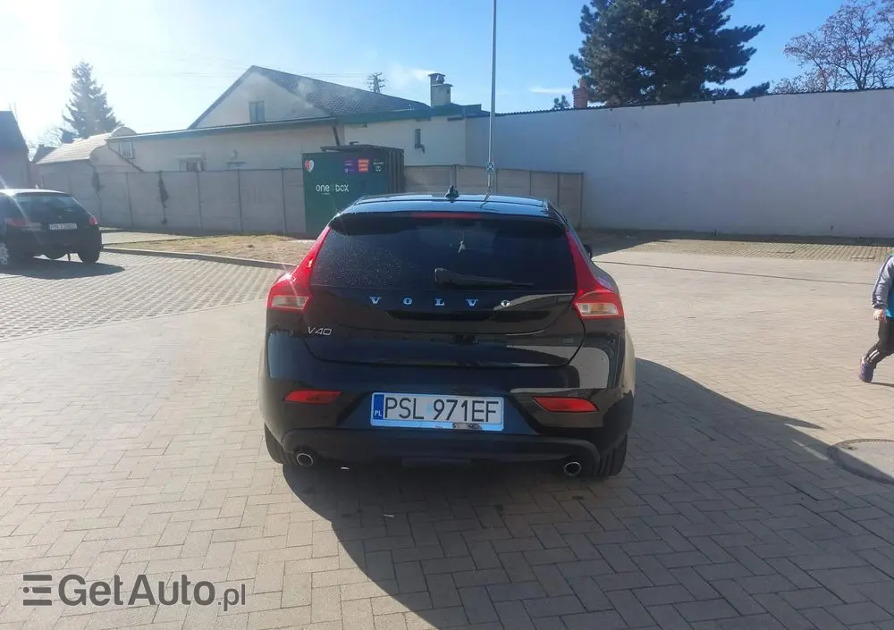 VOLVO V40 D2 Momentum