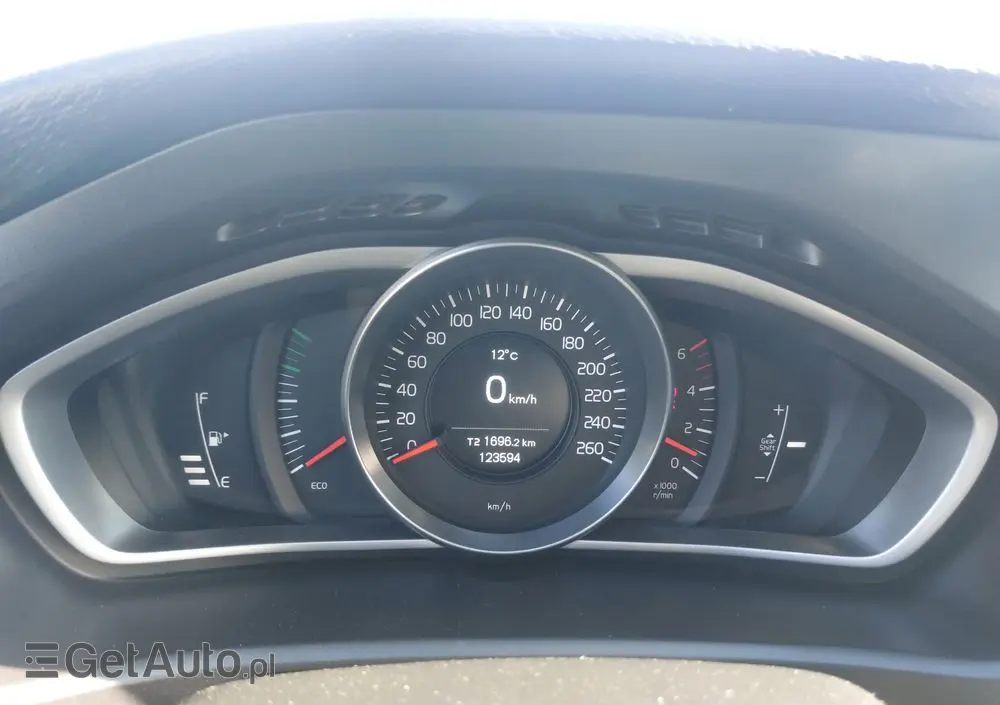 VOLVO V40 D2 Momentum