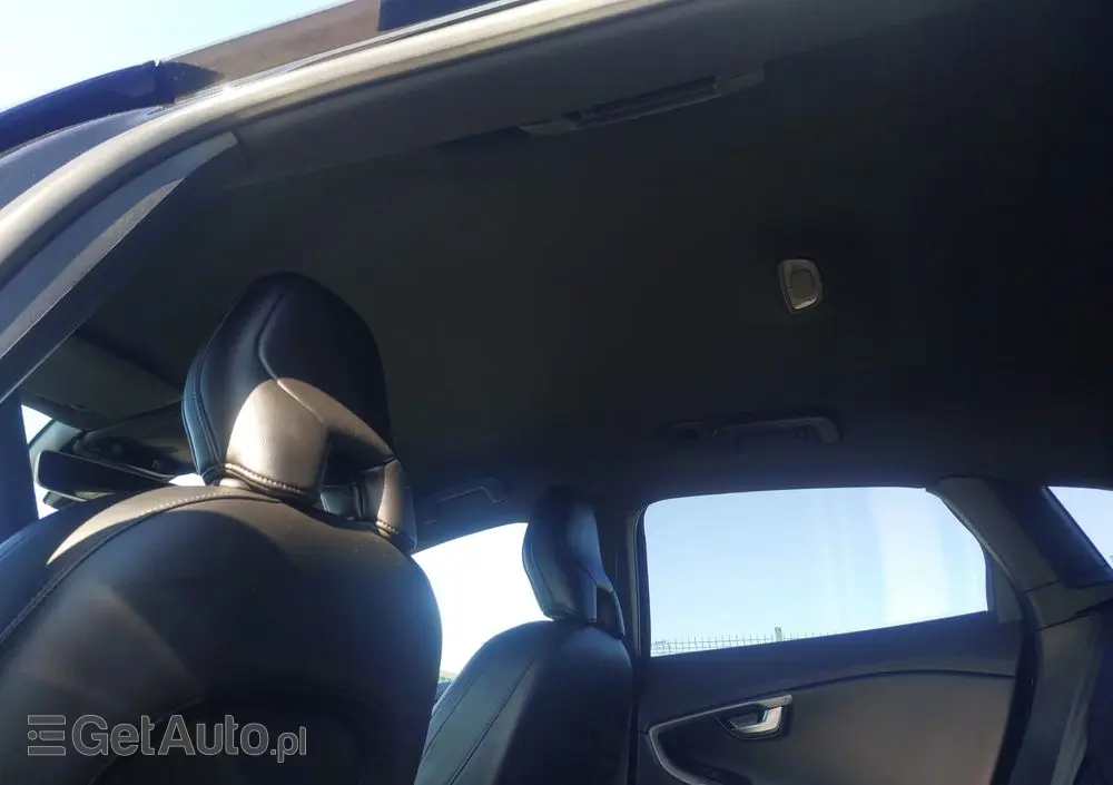 VOLVO V40 D2 Momentum