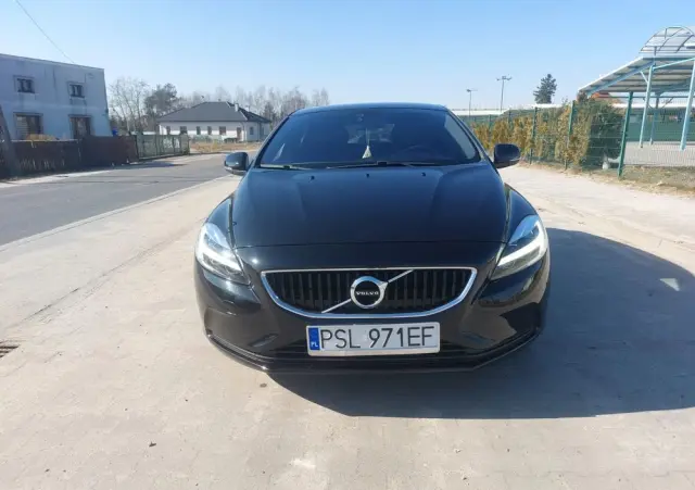 VOLVO V40 D2 Momentum