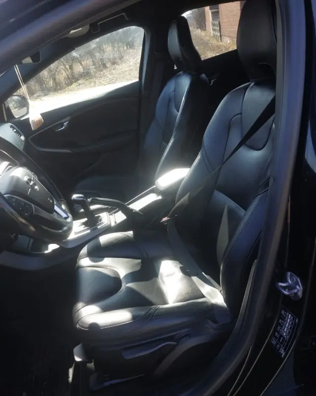 VOLVO V40 D2 Momentum