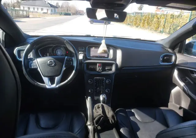 VOLVO V40 D2 Momentum