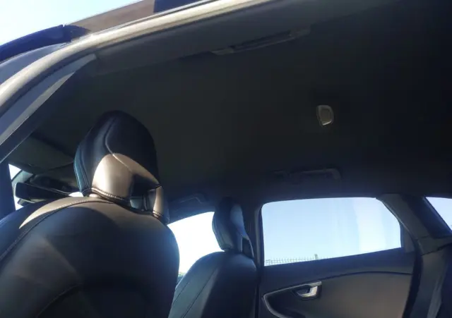 VOLVO V40 D2 Momentum