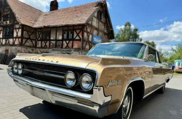 OLDSMOBILE Inny 