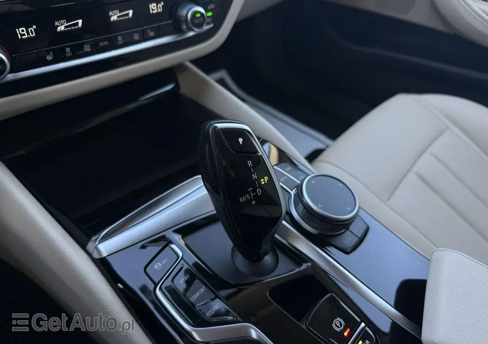 BMW Seria 5 518d mHEV Business Edition