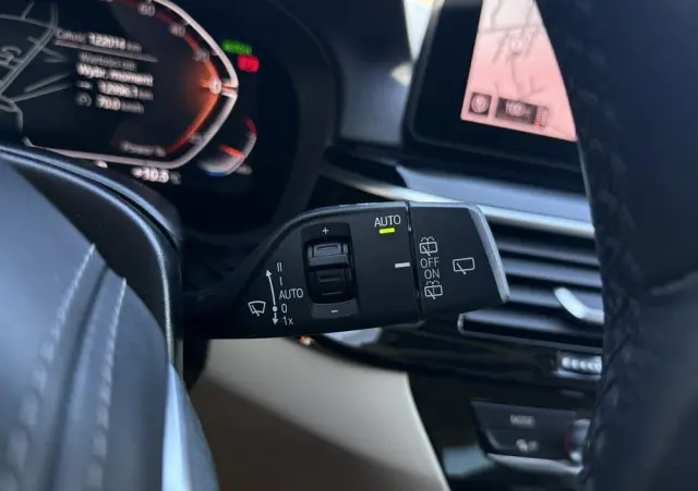 BMW Seria 5 518d mHEV Business Edition
