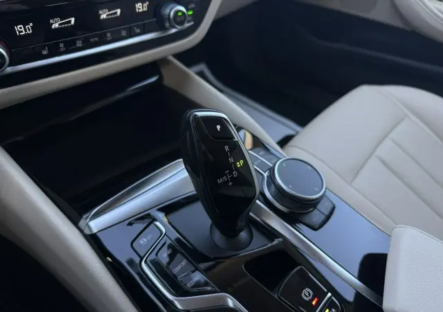 BMW Seria 5 518d mHEV Business Edition