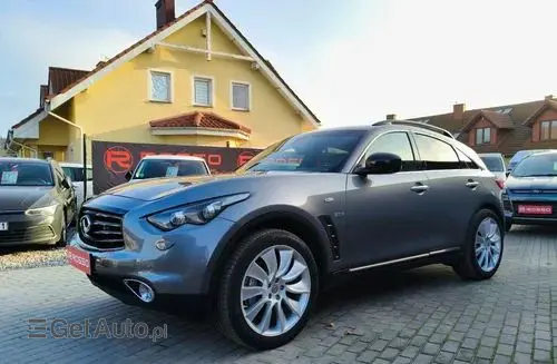 INFINITI QX70 