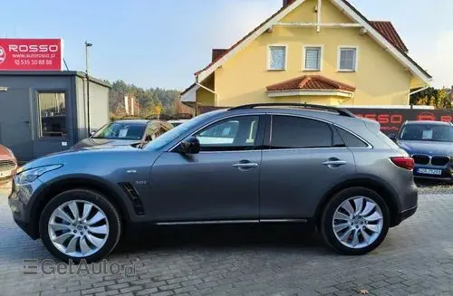 INFINITI QX70 
