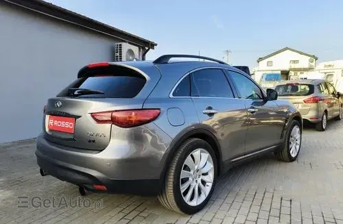 INFINITI QX70 