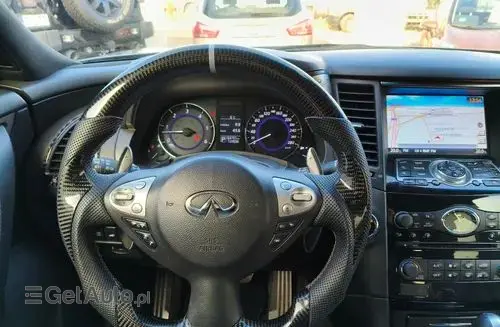 INFINITI QX70 