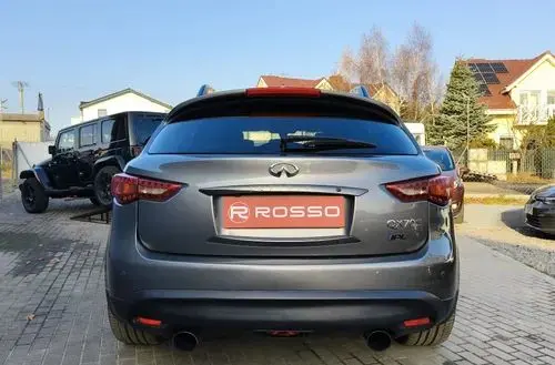INFINITI QX70 