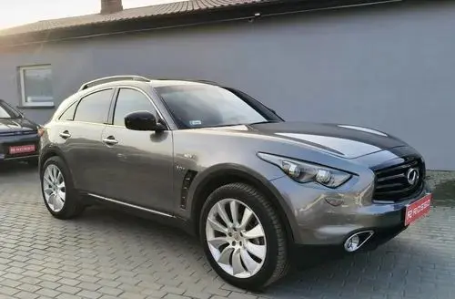 INFINITI QX70 