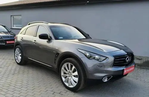 INFINITI QX70 